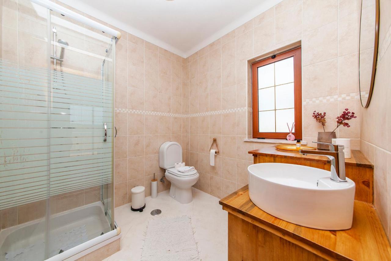 A56 - Westway Rossio Holiday Place Luz Extérieur photo